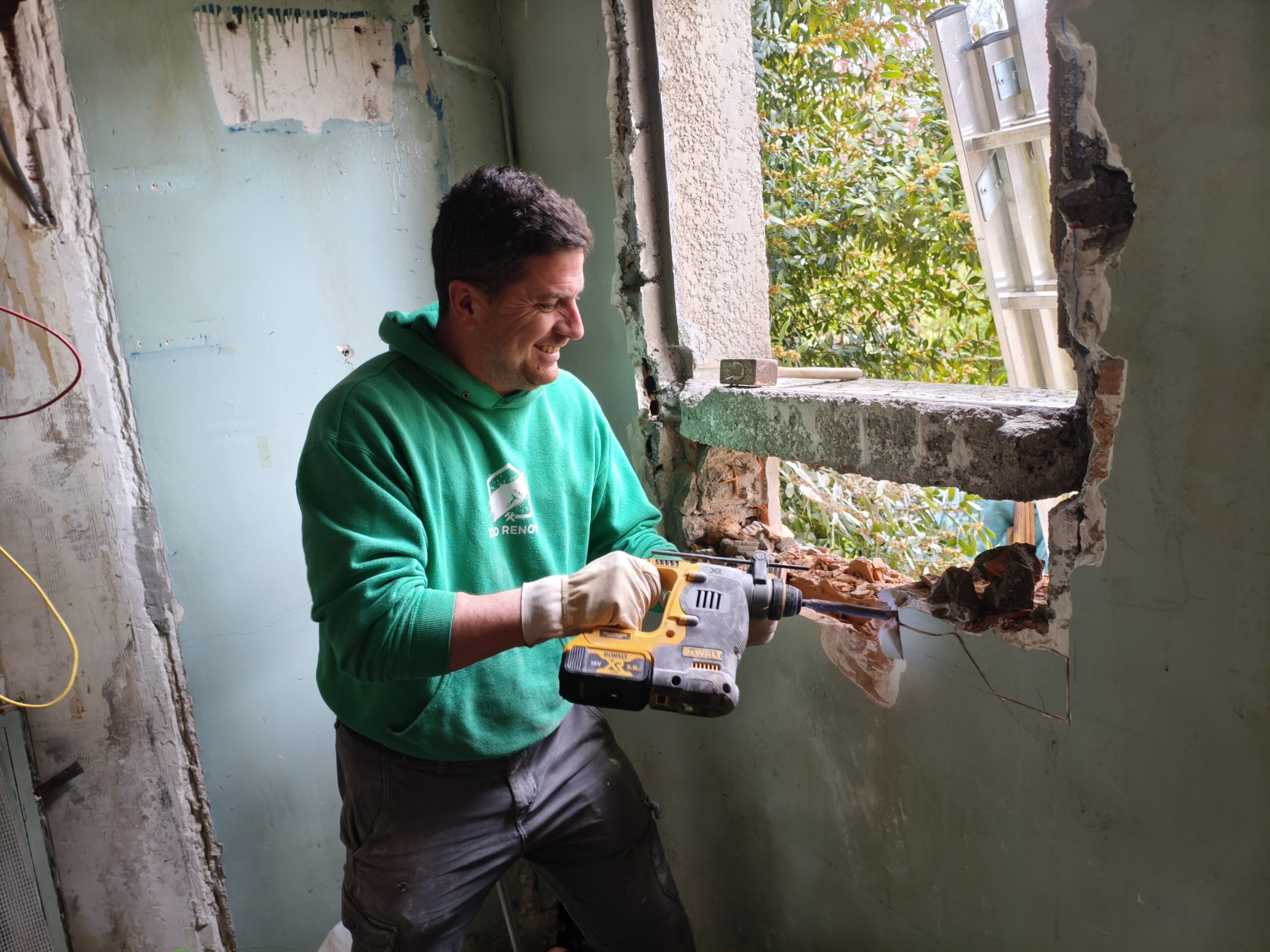 Artisan 2JD Rénov au travail, reprise d’une ouverture dans un mur